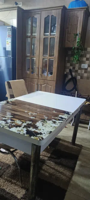 طاوله طعام مستعمله للبيع