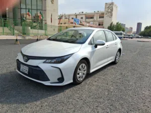 تويوتا كورولا 2020 بحاله فوق الممتازه وماشي 94 الف فقط شرط الفحص