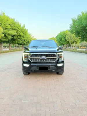 للبيع فقط – فورد F-150 بلاتينيوم موديل 2021  تم عمل سيرفيس شامل السيارة نظيفة جدا تجديد سنه
