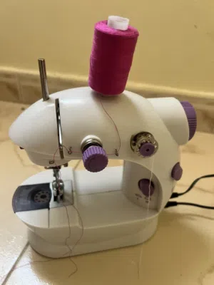 Mini sewing machine