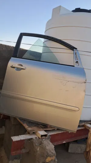 باب سياره ابصم نظافه 90%