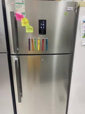 ثلاجة كبيرة بحاله الوكاله شغاله 100٪ العين ب 700 درهم big fridge in alain