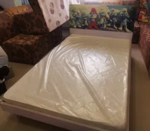 سرير مع الماترس ممتاز جدا