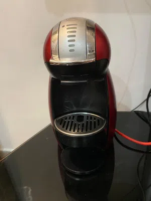 For Sale ماكينة قهوة نسكافيه دولتشي غوستو بحالة ممتازة Nescafé Dolce Gusto (Piccolo) Coffee Machine