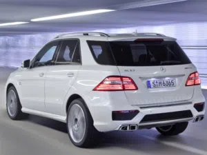 مرسيدس بنز ML63 2015 ماشيه 70000