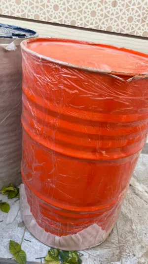 براميل حديد 200 لتر جديدة + معدات معدنية صناعية (غير مستخدمة)