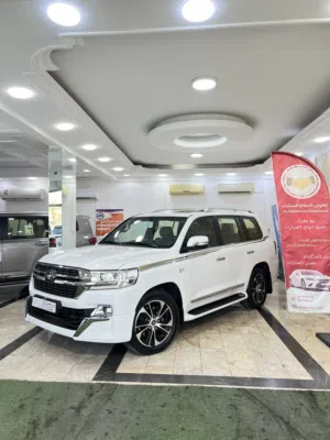 Used Toyota Land Cruiser in Muscat