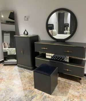 غرفة نوم مستخدمه