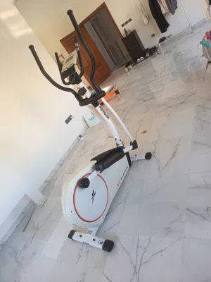 جهاز رياضي Reebok Orbitrek / Elliptical للبيع  الموقع: عمان – الجبيهة جهاز كارديو ممتاز للمشي و