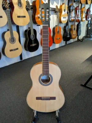 جيتار اسباني ادميرا جافا