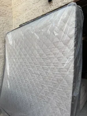 فرشة لسرير للبيع