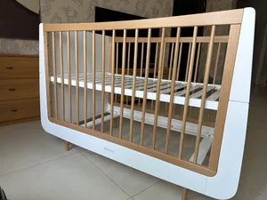 snuzkot baby cot (assembled)