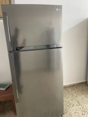 ثلاجة LG شبه جديد