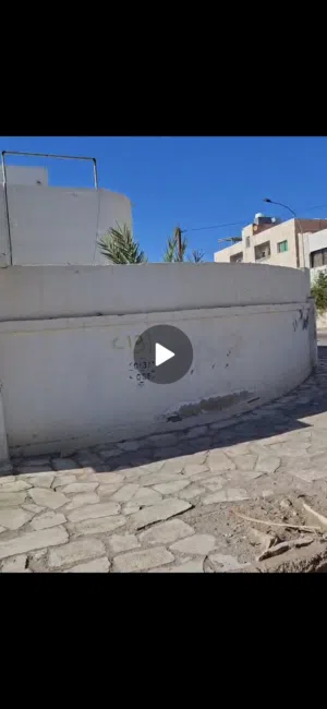 بيت للبيع بثالثه على زاويه بمكان مميز جداا