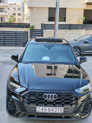 Audi Q5 s line وارد و صيانة الوكالة  بحال الوكالة اعلا فئة