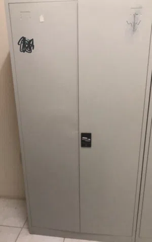 سرير ودرلاب بحاله ممتازه