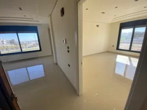 شقة للبيع في شارع المطار 4 غرف نوم ( Property 47726 )-165028