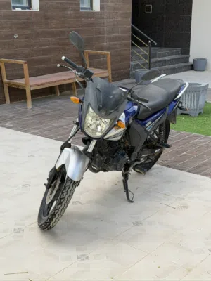 للبيع دراجة ياماها zf160