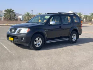 Used Nissan Pathfinder in Al Dakhiliya