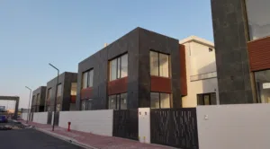 بيوت في مجمع السلام السكني