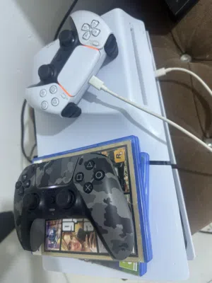 PlayStation 5 Slim للبيع (باكيج كامل) - نظافة عالية وملحقات مميزة
