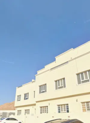 أثاث كامل مع اجهزة الكترونية لشقه  أثاث بحالة جيدة جدا لم يستهلك