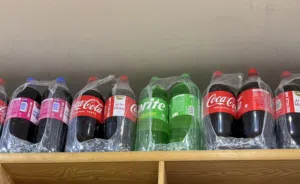 كولا كبير لترين ونص بسعر حرققق ... 3.5 الشرنك