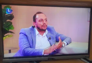شاشة ماجيك مستعمله للبيع
