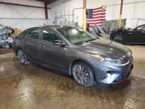 Used Kia Forte in Basra