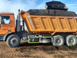 سماد البقار من شركة المازون السنينه و سماد دجاج من شركة حليج