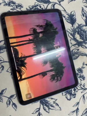 Apple iPad 10 64 GB in Farwaniya