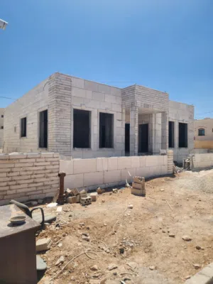 425 m2 4 Bedrooms Villa for Sale in Zarqa Madinet El Sharq