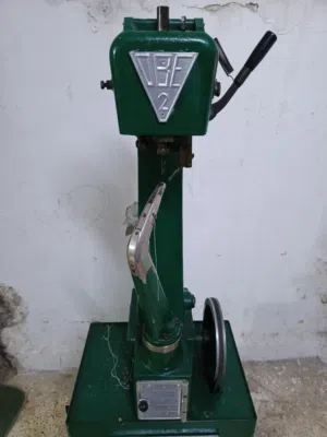 ماكينة خياطة OB2 ايطالي مالك ثاني من الوكالة