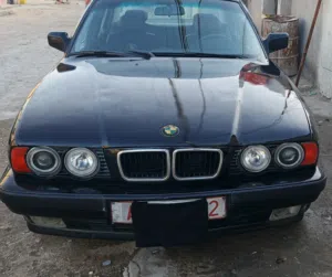 للبيع سيارة بي ام 525