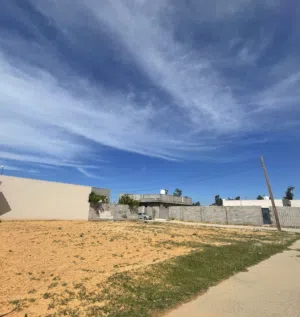الأرض البيع