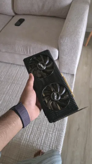 كرت شاشة RTX 3060 12 gb بحالة ممتازة