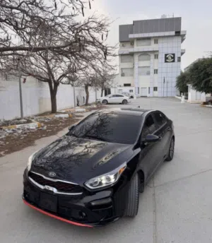 كيا فورتي للبيع عيب واحد بلكشف والسعر قابل لنقاش