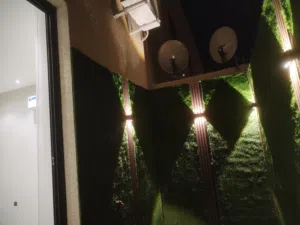 عشب صناعي وخشب باركيه