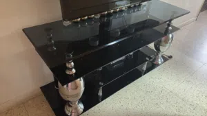 طاولة تلفزيون