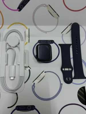 Apple Watch SE (3rd Gen) GPS, 44mm – Midnight Aluminium Case with Midnight Sport Band (S/M)