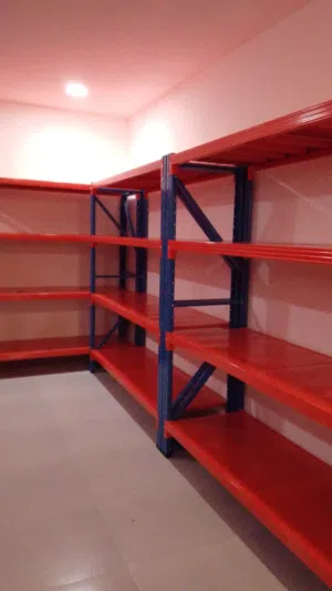Heavy Duty middle shelf rack 300 kg Lenght(2m ). hight(2m). depth (60cm)