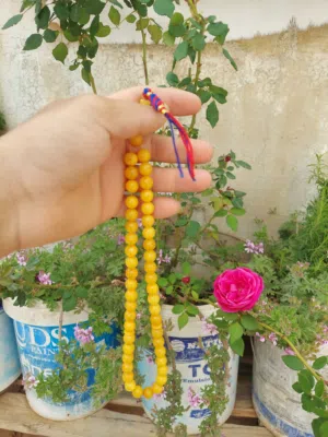 مسبحة  كهرمان   اصل الله  يبرك  لصبح  النصيب   مع احترمي لجمع  يلي مافهم بكهرمان   لبخس