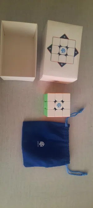 مكعب روبيك Gan 365 m lite اصلي ، الوصف مهم.
