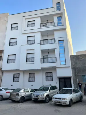 عمارة لاستثمار سكن او إدارى طريق 11يونيوموقع مميز لاستثمار