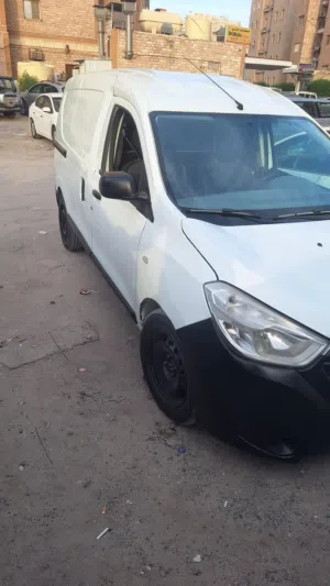 رينو دكر باص مقفل 2019