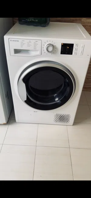 مجفف أريستون بحالة جيدة