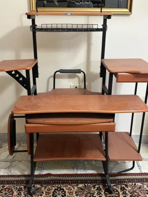 طاولة كمبيوتر
