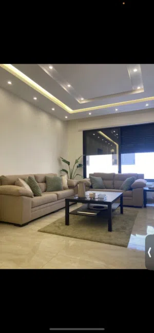 شقة سوبر ديلوكس شبه جديدة طابق اول من المالك