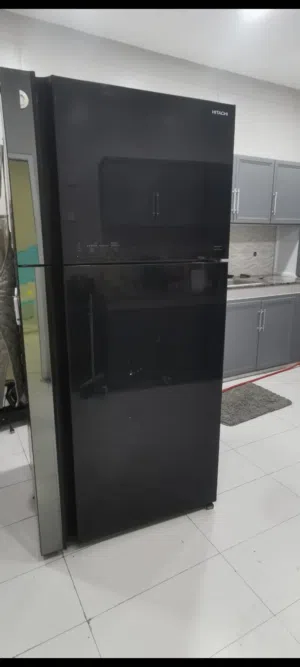 ثلاجه هيتاشي (Hitachi للبيع نظيفه استخدام قليل