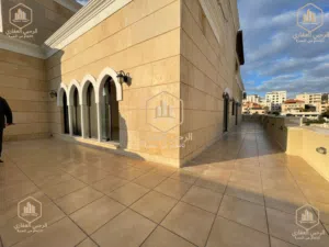 شقة/ للايجار/ 330م/ دوبلكس/ فاخرة جدا/ عبدون/فارغ